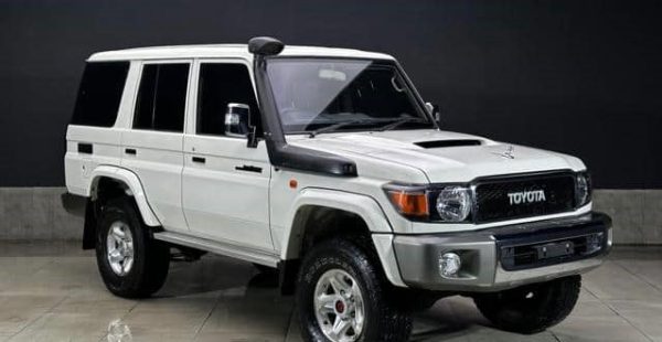 2015 TOYOTA LAND CRUISER HARDTOP