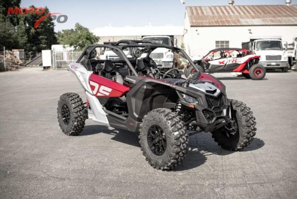 2024 Can-Am® Maverick X3 DS Turbo Fiery Red & Hyper Silver